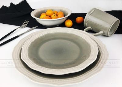 China Graceful Full Set Ceramic Dinnerware Sets Cut Edge Shape High Temp Firing for sale