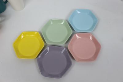 중국 New hexagon ceramic fruit plates colorful dish for home interesting colors children 판매용