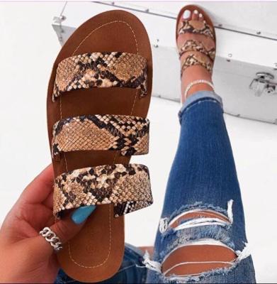 China Women's Fashion Summer Vacation Outdoor Slides Sandals Snake-Copy Flats Breathable Oversized Women's Shoes for sale