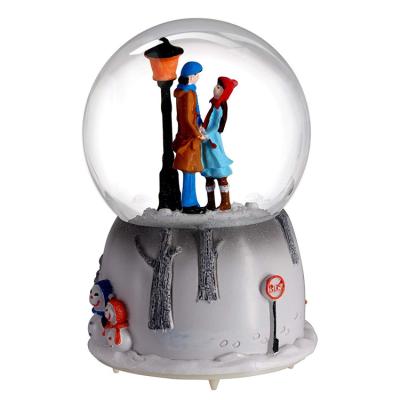 China Can be customized hot sale personalized handmade decorative snow globe music box for sale