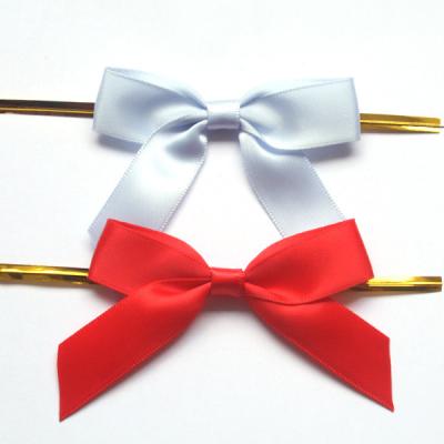 China Good Quality Floral Custom Wholesale Candy Pre Tied Ribbon Bows for sale