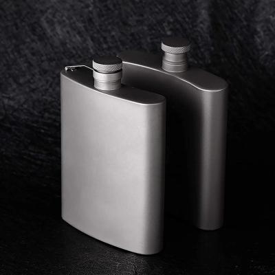 China Outdoor Drinkware Lightweight Metal Flask Eco - Friendly Camping Titanium Wine Pot With Bag for sale