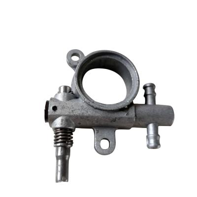 China High Quality Chainsaw Parts Oil Pump Fits For 2500 2500 Chainsaw Parts for sale