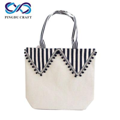 China 100% Eco-friendly Jute Flower Beach Bag Design Cloth Christmas Gift Shopping Bags for sale