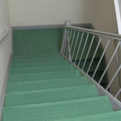 China Aluminum Base Carborundum Insert Anti Slip Green Staircase Nose for sale