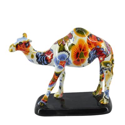 China Custom Europe color resin camel figurines for home decor table hot sale small animal sculpture gifts and home crafts accessories for sale