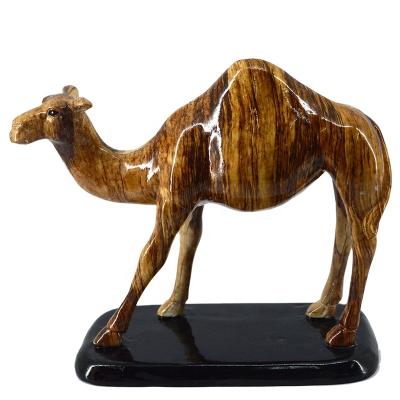 China Home Art Decor Hot Christmas Style Resin Camel Statue Sculpture Decoration Accessories OEM Customized Color Art Craft Animal Souvenir for sale