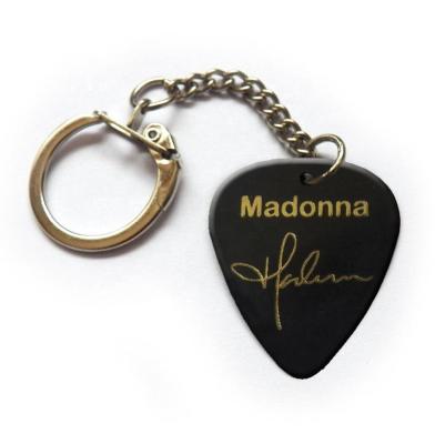 China Famous Gold Printed Signature Guitar Pick Plectrum Custom Logo Key Chain Keychain KD795 Popular Famous for sale