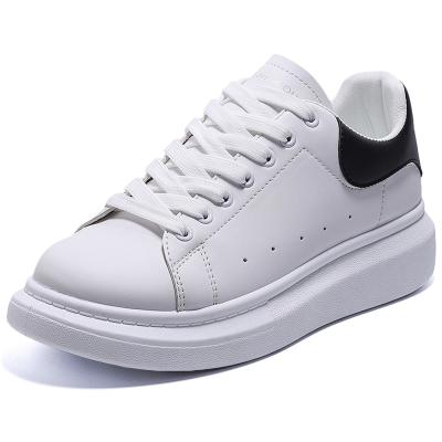 China Fashion Trend Wear Fashion Men/Women Daily Shoes Couple Skateboard Shoes PU Lace-up Unisex Leisure Shoes Breathable Thick Sole for sale