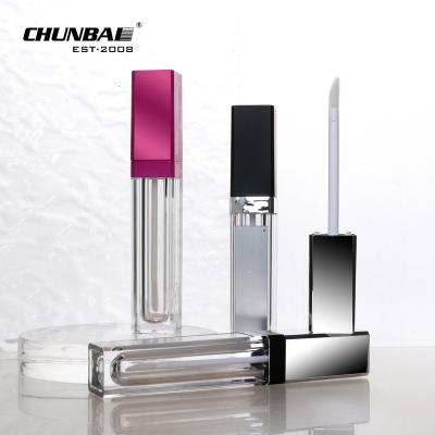 Cina fancy cute 5ml 8ml 10ml black pink led light clear lip gloss tubes with wands gold silver lip gloss tubes with mirror in vendita