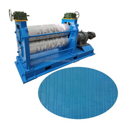 China Steel Structure Exterior Wall Lightweight Insulation Panel Embossing Machinery for sale