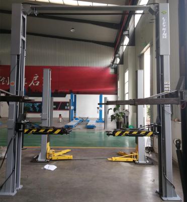 China 2 Parts Each Clear Floor Two Post Car Lift Single Post Lock QY305 Side Release for sale