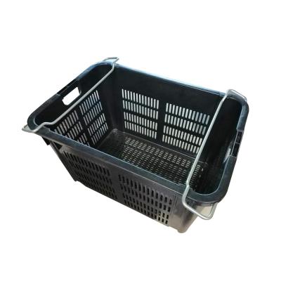 China Plastic Mesh Ventilation Tomato Storage Basket Heavy Duty Plastic Mesh With Metal Handle for sale