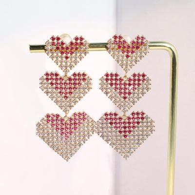 China 2022 New Fashion Cute Anti-allergy Zirconia Heart Stud Earrings Personalized Pink Heart Crystal Stud Earrings for sale