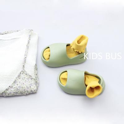 China Hot Sale Solid Color Sandals Kids Summer Breathable Non-slip Soft Sole Sandal for sale