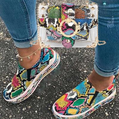 China CUSHIONING Snake Print Woman Casual Slip On Loafers Shoes With Matching Handbag Large Size 10 for sale