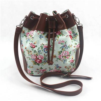 China Colorful Ladies Canvas Travel Bag , Drawstring Crossbody Handbags With Long Strap for sale