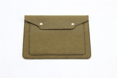 China Dark Green Character Felt Tablet Sleeve Bag 15.6 Inch No handle With Pocket for sale