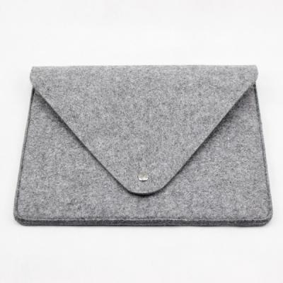 China Custom Size Business Laptop Bags , Envelope Laptop Sleeve Bag Low Cadmium for sale