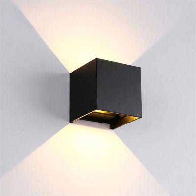 China Exterior Tempered Glass Mount House Outside Updown Black Cube Led 150Mm Wall Light for sale