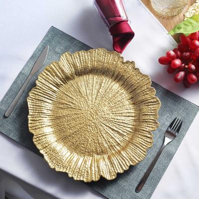 China Disposable 13In Plastic Round Ruffled Rim Dinner Gold Charger Plates with Flora Reef Design for Dinner Wedding Party Decoration for sale