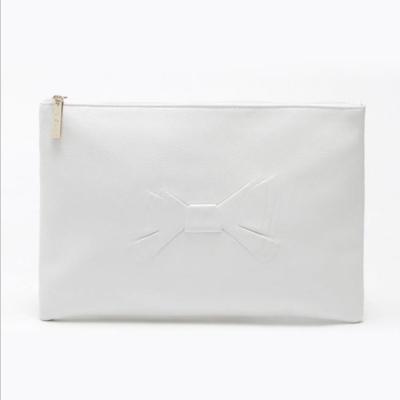 China Cute White Leather Zipper Makeup Bag Organizer Pouch PU Flat Plain Custom Logo Women for sale