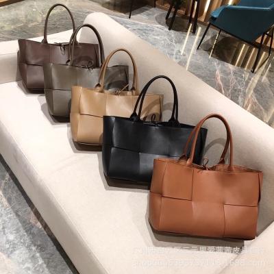 China Fashion Bags For Girls Women Cheap Shipping Fee Ladies Bag Set Ladies Dressing Bags for sale