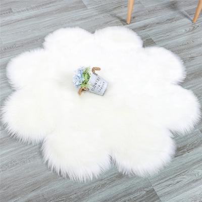 China Washable Soft Faux Fur Blanket Rug With Large Size Fur Blanket Animal Fur Blankets for sale