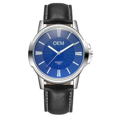 Chine OEM Handwatches des plus défuntes de conception de l'usine WJ-8103 petit montres d'hommes pour les montres-bracelet en cuir imperméables de quartz d'affaires de monsieur à vendre