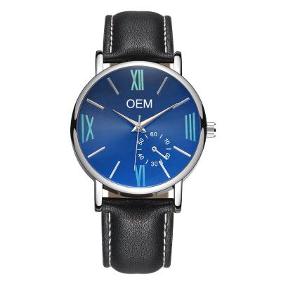 Chine Montre faite sur commande en petite quantité de la vente WJ-8102 d'OEM de bande en cuir de haute qualité de haute qualité avec du charme chaude de montre pour le mâle à vendre