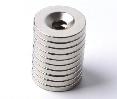 China Industrial Magnet Wholesale Neodymium Magnets Strong Magnetic Force Round Neodymium Magnet With Countersunk Hole For Screw for sale