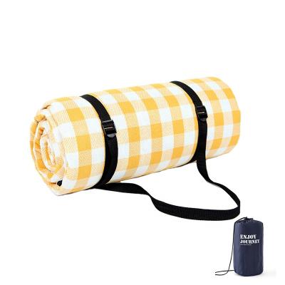 China Portable Waterproof Ultralight Outdoor Foldable Waterproof Stripe Camping Covers Pink Grid Beach Picnic Blanket for sale