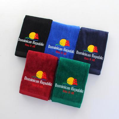 China Sports Hand Towel Golf Towel Folded 100% Cotton Hypoallergenic Golf Cleaning Towel for sale