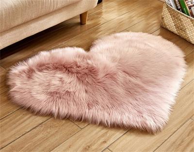 China Washable Faux Fur Rug Mats Rug Carpet Solid Acrylic Living Room Heart Shaped Blankets for sale