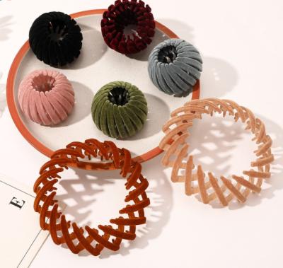 China New Design Bird Nest Shape Adjustable Hair Ponytail Loop Fashion Factory Velvet Scrunchies Hair Ties Friendly Material Hair Ties for sale