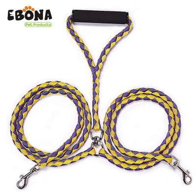 China Two Hook Dog Eco-Friendly NO-Tangle Detachable Leash Double Leash For 2 Medium / Large Dogs for sale