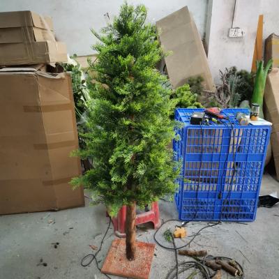 China 5/6 Meter Christmas New Products Eco - Friendly Home Decorative Artificial Pine Tree High Potted Plant for sale