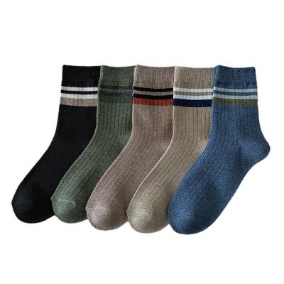 China Wholesale QUICK DRY cotton socks new fashion men women stripe colors crew socks for sale