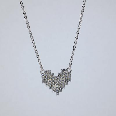 China 2020 Romantic Chunky Full Of Diamonds Heart Charm Necklace for sale