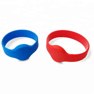 China 125KHz EM4305 adjustable waterproof / waterproof rfid smart wristband for swimming pool for sale