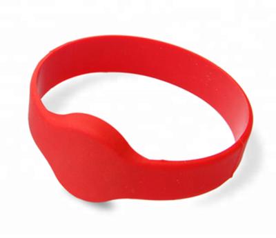 China NFC NTAG213 waterproof/waterproof custom silicone rfid wristband for sale for sale