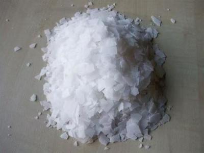 China Translucent 99.9 Sodium Hydroxide Powder NaOH 1310 73 2 Cas Number for sale