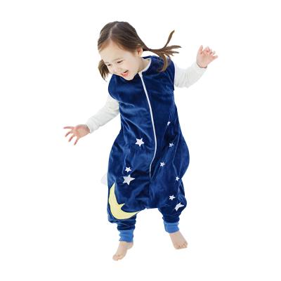 China Hot Sales Quick Dry Stars And Moon Halloween Winter Baby Newborn Rompers for sale