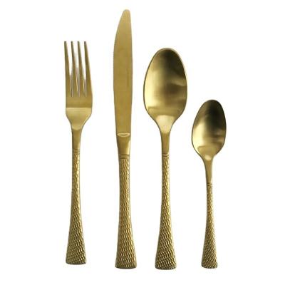 China Modern Stainless Steel Hammered Cutlery Set Flatware Set 24pcs Matte Brushed Gold Knife Spoon Fork Cutlery Set for sale