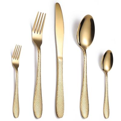 China 5 Pieces High Quality Disposable Stainless Steel Handle Cutlery Set Creative Hammered Fork Knife Colorful Spoon Set for sale