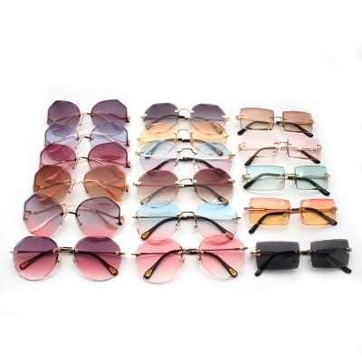 China Fashion Sunglasses Fashion Ladies Retro Women Diamond Cut Ocean Lens Sunglasses Sun Glasses for sale