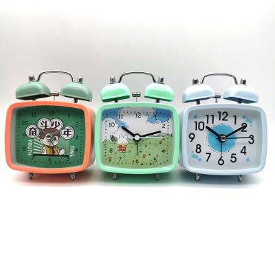 China Antique Comfortable Home Essential Quartz Alarm Clock Metal Style Force Alarm Clock Professional Custom Factory for sale