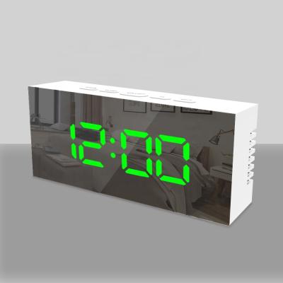 China LUMINOVA Smart Life Home Table LED Alarm Clock Battery USB Chargering Temperature Show Alamr Clock for sale