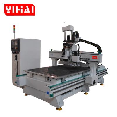 China Shandong Auto Tools Switch CNC Woodworking Machining Center1325 1300*2500mm for sale