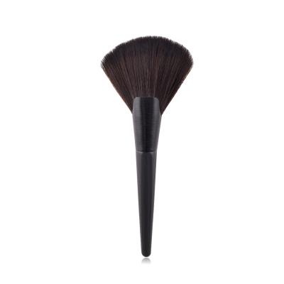 China Fan Brush Simple Wood Cheap Black Make Up Fan Brushes for sale